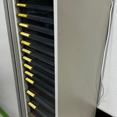 オカムラ製オフィス収納ケースの画像