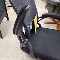 J6933　回転座椅子　ブラック　クリーニング済み【リユースのサカイ柏店】の画像