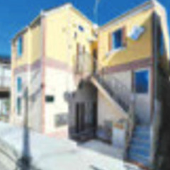 初期費用なんと18320円！！ ブルーライン線蒔田駅まで徒歩18分！ さらに家賃１ヶ月無料♪ロフト付き♪ ピカピカの新築です！ 家電セット(テレビ・掃除機・洗濯機・電子レンジ・炊飯ジャー・ケトル・照明）付き♪2人入居・法人契約可♪布団セットプレゼント！！ （次回更新予定日3月24日）の画像