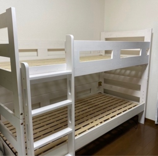 【週末まで値引き】二段ベッド　ロータイプ　コンパクト　木製　白　美品
