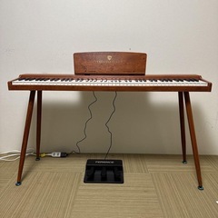 決まりました！電子ピアノ 88鍵 カウンターウェイト鍵盤　木製　トリプルペダル対応の画像