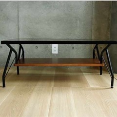 おしゃれなリビングテーブルの画像