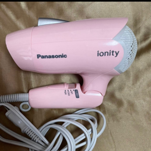 ヘアドライヤー　Panasonic EH-NE1E（定価4900円）