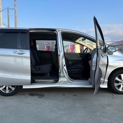 超低走行4万キロ台‼️8人乗り♪月々1.1万円〜分割払い可❗️車検2年付き！大人気☆HONDA フリード☆HDDナビ付き☆走行中DVD見れます☆便利なバックカメラ付き☆ETC付き☆電動スライドドア付き☆純正アルミホイール装着！ドライブレコーダー付きのフル装備‼️熊本大分の画像