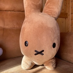 茶色いミッフィーのぬいぐるみの画像
