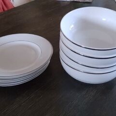 食器　もらって下さい