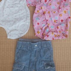 お値下げしました。夏物女の子80㎝　ロンパース他まとめての画像