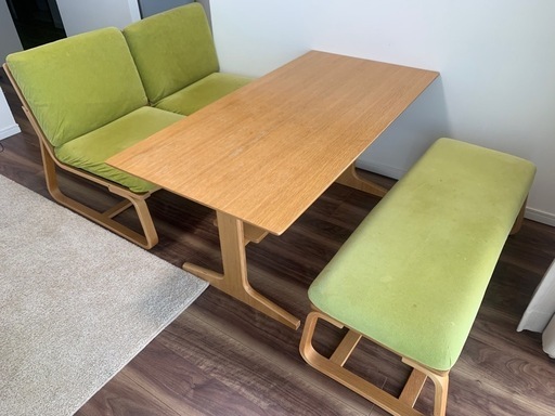 無印良品のテーブルとイスのセット　133,570円→8,000円