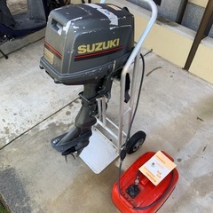 スズキ5馬力船外機　燃料タンク付きの画像