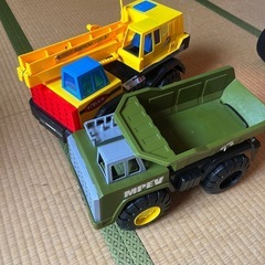 働く車のおもちゃ
