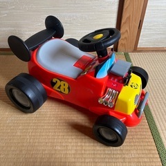 ミッキーの乗り物玩具
