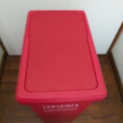 ゴミ箱  ニトリ スライドペール30L 赤  平和工業製 [清掃済み]  の画像