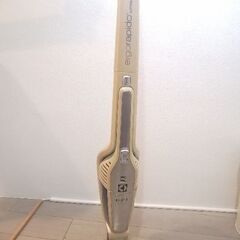 【無料】やや使えますOPIコラボ掃除機エレクトロラックス