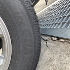 スタッドレスタイヤの画像