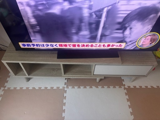 コーナーにも置けるテレビ台\n