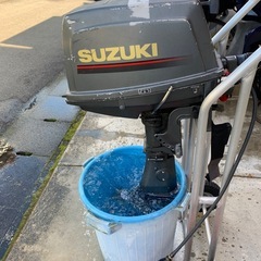 スズキ5馬力船外機　燃料タンク付きの画像