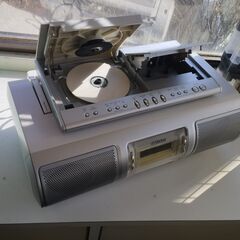 Victor CD＋MD＋カセット＋FM/AMなどで構成されたラジカセ型のシステムの画像