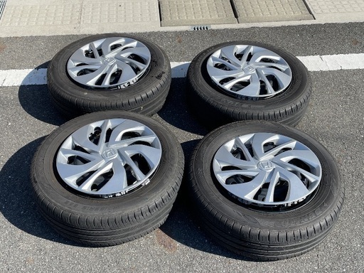 フリード　夏タイヤ　185 65R15