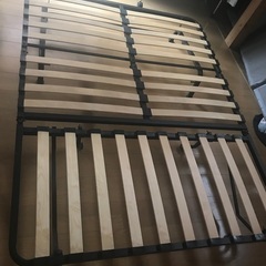 IKEAのフルサイズソファベッドフレームLyckseleとベージ...