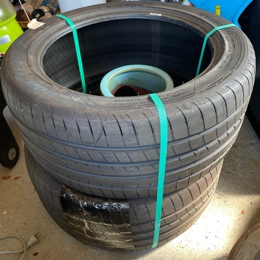 タイヤ19in295新品2本