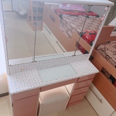 家具ドレッサー