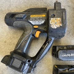 充電工具　全ネジカッター　とインパクトドリルの画像