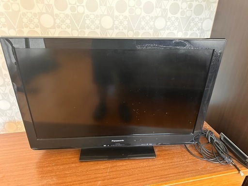 テレビ　32インチ　2011年製　パナソニック