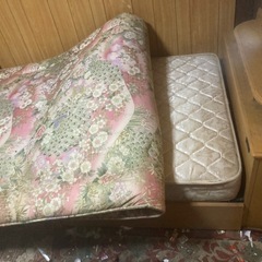 セミダブルベッド　枠のみ