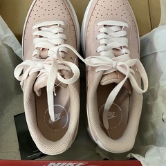 NIKE レディース　　23.5㎝　試し履きのみ　ほぼ未使用　　　の画像