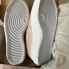 NIKE レディース　　23.5㎝　試し履きのみ　ほぼ未使用　　　の画像