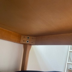 テーブルとイスセットの画像