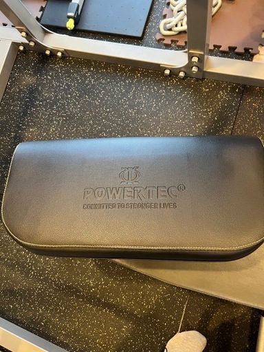 パワーテック製マルチレバレッジマシーン