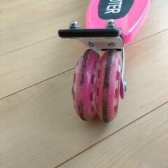 三輪　キックボード
