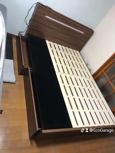 キングベッド