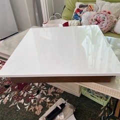 テーブル椅子3点セット　の画像