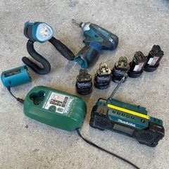 マキタ充電工具　10.8V  ラジオ　インパクトドライバー