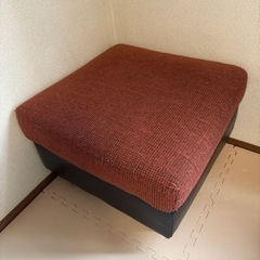 引き取り手が決まりました！5人掛けソファの画像