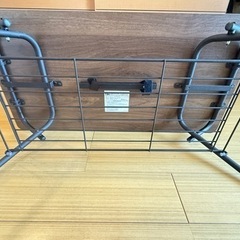 ほぼ新品の折り畳み式ローテーブルの画像
