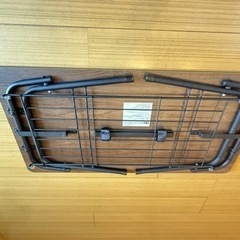 ほぼ新品の折り畳み式ローテーブルの画像
