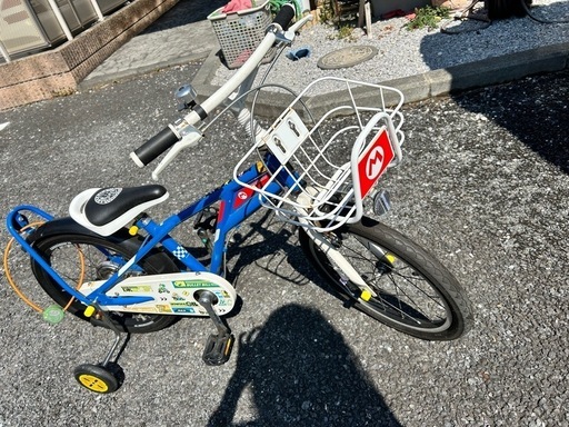 マリオの自転車　ヘルメット、グローブ、