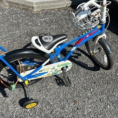 マリオの自転車　ヘルメット、グローブ、の画像