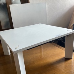 ホワイトテーブル