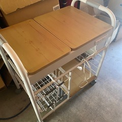 スチールキッチン台車　ホワイト　キッチン収納　コンセントタップ付き