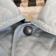 新品に近いバーバリー　キッズコート92cmの画像