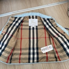 新品に近いバーバリー　キッズコート92cmの画像