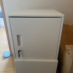 鍵付きロッカー　2個の画像