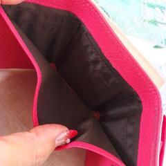 ピンク財布の画像