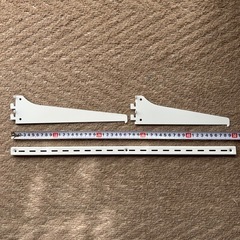 棚を作る金具と板セットの画像