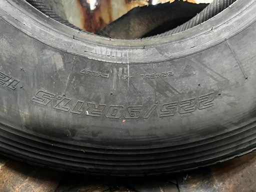 7月中にご購入で半額　225/90R17.5  1本