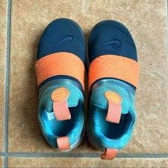 NIKE ナイキ　プレスト　エクストリーム　オレンジ×ブルー系　20㎝　キッズの画像